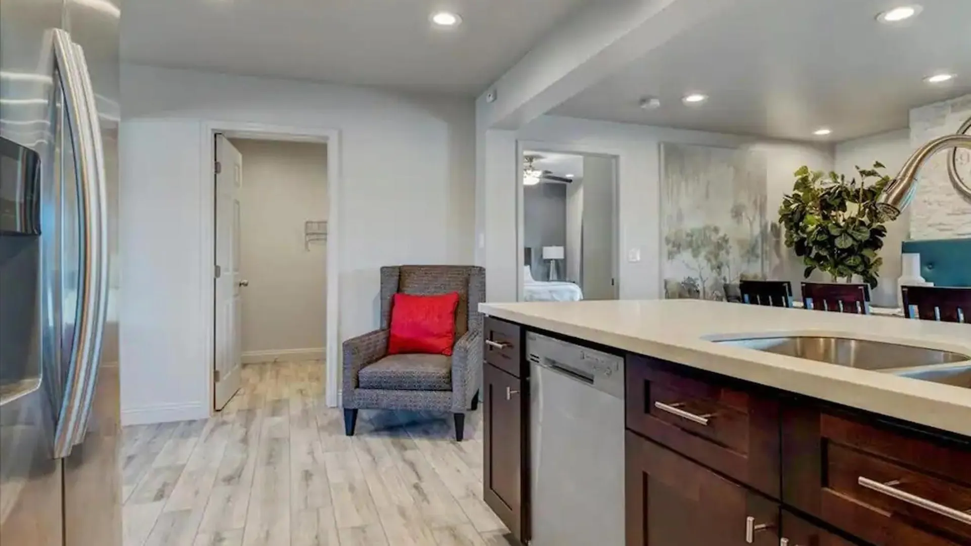 Amazing 4-Bdrm Wbackyard Paradise In سكوتسدايل بيت للعطل